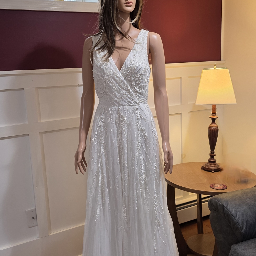 Adrianna Papell White V-Neck Sleeveless Wedding Dress
